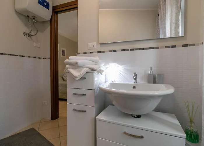 A Due Passi Dal Tremezzo