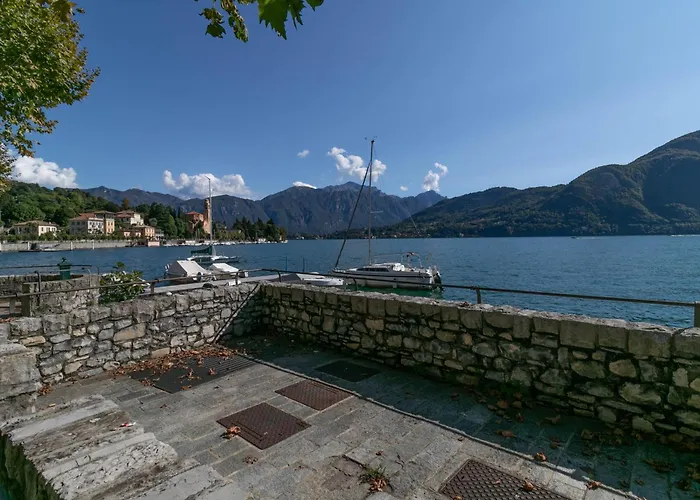 A Due Passi Dal * Tremezzo